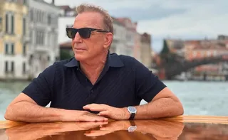 Imagem ilustrativa da imagem Ex-mulher de Kevin Costner se casa com melhor amigo e vizinho do ator