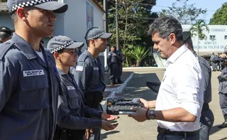 Imagem ilustrativa da imagem Governo entrega mais de 2 mil novas pistolas Glock para a PMES