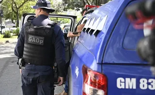 Imagem ilustrativa da imagem Homem condenado por assassinato é preso com ajuda de reconhecimento facial