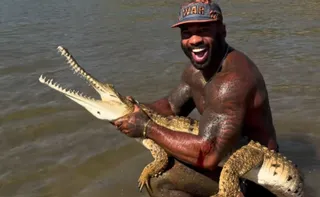 Imagem ilustrativa da imagem Influenciador é investigado por vídeos de 'luta' com crocodilos na Austrália