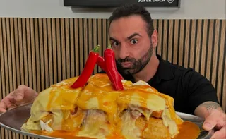 Imagem ilustrativa da imagem Influenciador viraliza ao ingerir quantidades impressionantes de comida em torneios