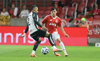 Imagem ilustrativa da imagem Inter empata com pênalti polêmico no último lance, e Corinthians se revolta