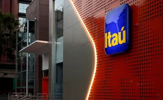 Imagem ilustrativa da imagem Itaú monitora funcionários e demite cerca de mil por produtividade no home office
