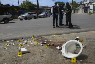Imagem ilustrativa da imagem Justiça nega habeas corpus a torcedores condenados por arremesso de vaso sanitário