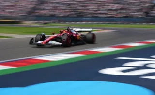 Imagem ilustrativa da imagem Leclerc lidera treino no México com duelos diretos por vaga na F1 em 2026