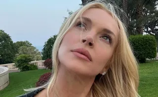 Imagem ilustrativa da imagem Lindsay Lohan desabafa sobre perseguição da mídia nos anos 2000: 'assustador'
