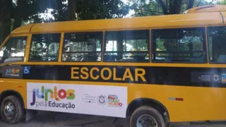 Imagem ilustrativa da imagem MPF exige retirada de adesivos irregulares em ônibus escolares de Pernambuco