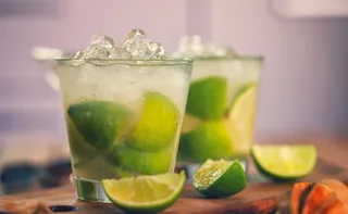 Imagem ilustrativa da imagem Ministério quer criar protocolo de testes para identificar metanol em bebidas