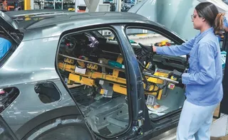 Imagem ilustrativa da imagem Montadoras de veículos podem paralisar produção; entenda o motivo