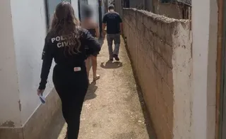 Imagem ilustrativa da imagem Mulher é presa suspeita de aplicar golpes em idosos no Sul do ES