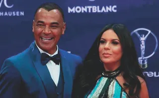 Imagem ilustrativa da imagem Noite de autógrafos com pentacampeão Cafu em Vitória
