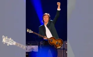 Imagem ilustrativa da imagem Paul McCartney canta 'Help!' por completo pela primeira vez em 60 anos
