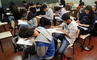 Imagem ilustrativa da imagem Pé-de-Meia: nascidos em novembro e dezembro recebem 6ª parcela