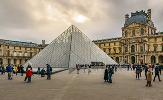 Imagem ilustrativa da imagem Qual pode ser o destino das joias roubadas no Museu do Louvre?