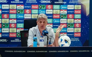 Imagem ilustrativa da imagem Renato Gaúcho pede demissão e diz: 'Acabou o futebol por causa das redes sociais'