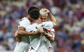 Imagem ilustrativa da imagem São Paulo vence o Fortaleza com um a menos e respira antes de encarar o Palmeiras