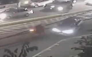 Imagem ilustrativa da imagem VÍDEO | Motociclista fica ferido após bater de frente com carro no Sul do ES