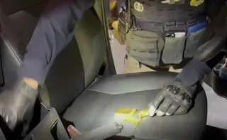 Imagem ilustrativa da imagem VÍDEO | Veja onde estavam escondidos R$ 62 mi em barras de ouro dentro de picape