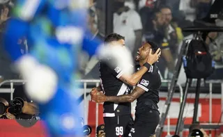 Imagem ilustrativa da imagem Vasco e Botafogo fazem jogo eletrizante e ficam no empate na Copa do Brasil