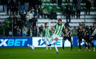 Imagem ilustrativa da imagem Vasco sofre com o que fez com Santos, Juventude vence e arranca com Carpini
