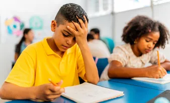 Imagem ilustrativa da imagem A ansiedade e o estresse do seu filho na escola
