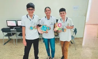 Imagem ilustrativa da imagem Alunos de Guarapari criam óculos que “detectam” sono