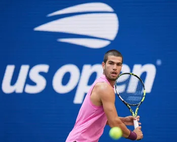 Imagem ilustrativa da imagem Alcaraz fecha portas a Djokovic e vai à final em busca do bi no US Open