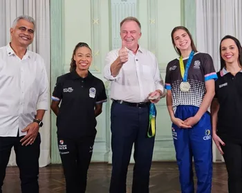 Imagem ilustrativa da imagem Capixabas medalhistas no Mundial de Ginástica Rítmica são recebidas pelo governador