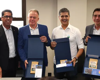 Imagem ilustrativa da imagem Casagrande e Ferraço fazem visita à Assembleia Legislativa após obras
