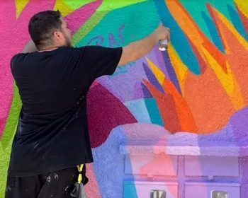 Imagem ilustrativa da imagem Centro de Vitória ganha mural para celebrar a história portuária