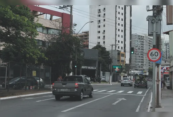 Cruzamento da rua Luciano da Neves com a avenida Saturnino Rangel Mauro, um dos pontos monitorados
