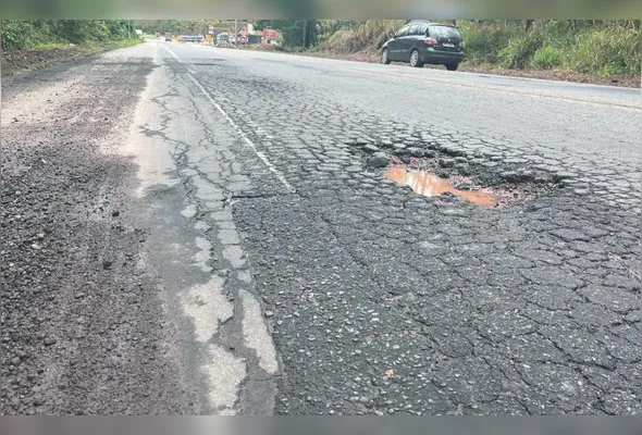 Ausência de sinalização adequada aumenta o perigo, sobretudo à noite ou em dias de chuva