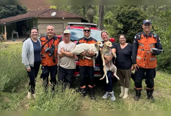 Mag e Zury foram resgatadas pelo Corpo de Bombeiros