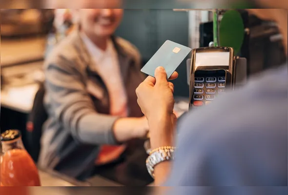 Idosos ganham espaço no comércio capixaba, impulsionando a chamada “economia prateada” com descontos e serviços voltados à terceira idade
