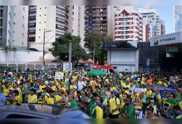 Imagem ilustrativa da imagem Manifestantes pró Bolsonaro realizam ato contra Moraes e Lula no ES