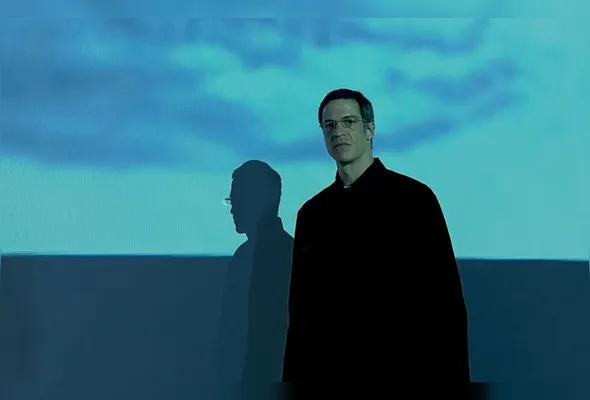 Solano apresenta o monólogo “O Figurante”, com muito humor, em novembro no Teatro da Ufes