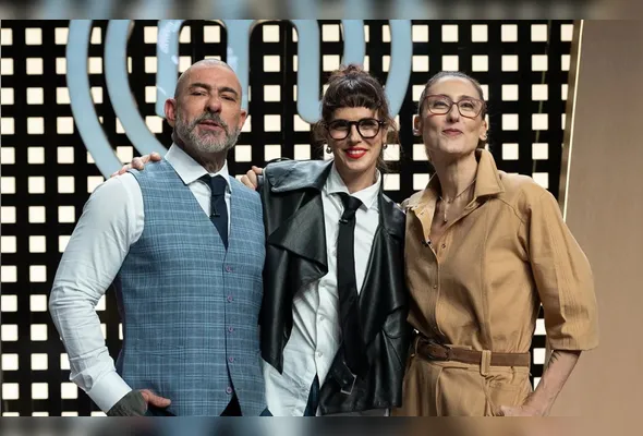 Os chefs Henrique Fogaça, Helena Rizzo e Paola Carosella são jurados.