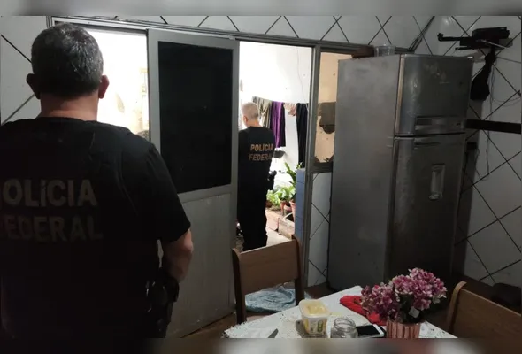 Na residência do suspeito foram apreendidos dois celulares com suspeita de conterem mídias de violência sexual infanto-juvenil