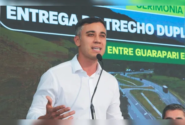 O prefeiro da Serra, Weverson Meireles, fez anúncio no evento de entrega de trecho duplicado da BR-101