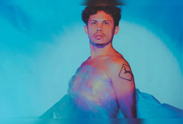 Silvero mostra monólogo inédito no Teatro Sesc Glória, no Centro