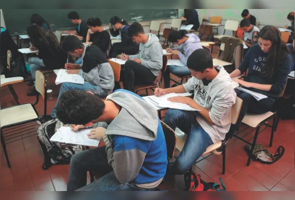 Brasil
Candidatos durante prova do Enem: nota é utilizada para seleção no Sistema
 de Seleção Unificada