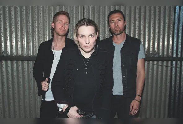 O trio norte-americano The Calling traz novidades preparadas especialmente para os fãs