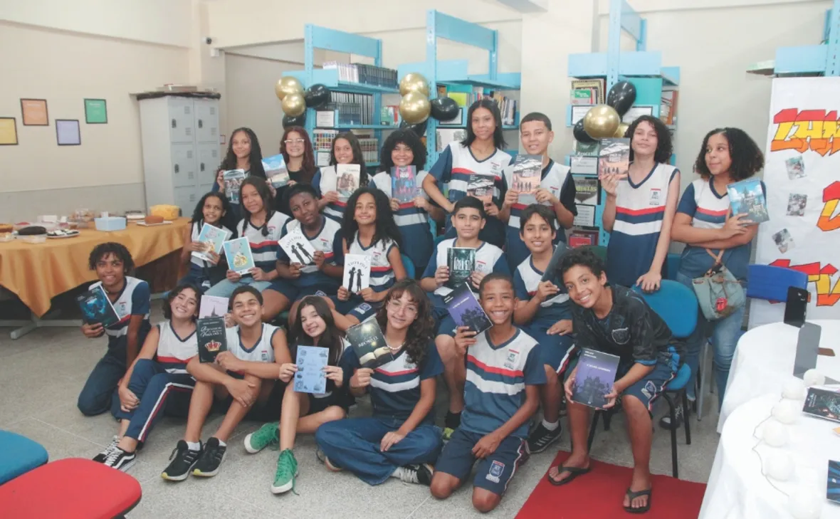 Imagem ilustrativa da imagem Alunos de escola municipal de Vila Velha lançam 36 livros