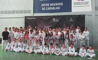 Imagem ilustrativa da imagem Alunos de projeto social brilham no taekwondo