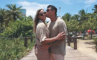 Imagem ilustrativa da imagem Amores de verão que viraram namoro e casamento: quando investir ou não