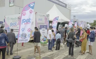 Imagem ilustrativa da imagem Anchieta recebe a carreta do Pet Vida com castração gratuita para cães e gatos