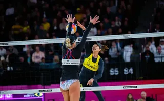 Imagem ilustrativa da imagem Após revés na semi, Brasil busca bronze no Mundial de vôlei de praia