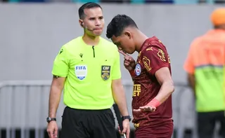 Imagem ilustrativa da imagem Bahia bate Vasco em jogo polêmico e complica rival no Brasileirão