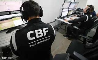 Imagem ilustrativa da imagem Brasileirão tenta fugir do caos na arbitragem com novas medidas da CBF