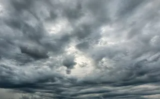 Imagem ilustrativa da imagem Ciclone extratropical deixa parte do País em alerta vermelho para tempestades